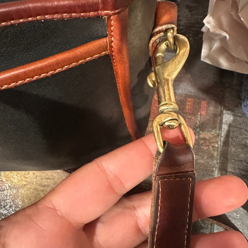 COACH Vintage 80s Turnlock Brown And Black Leather Spectator Bag with Brass - Picture 6 of 12